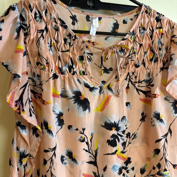 Xhilaration Peach Floral Women Blouse S Ruffled Short Sleeve Lightweight Polyest - Picture 2 of 6